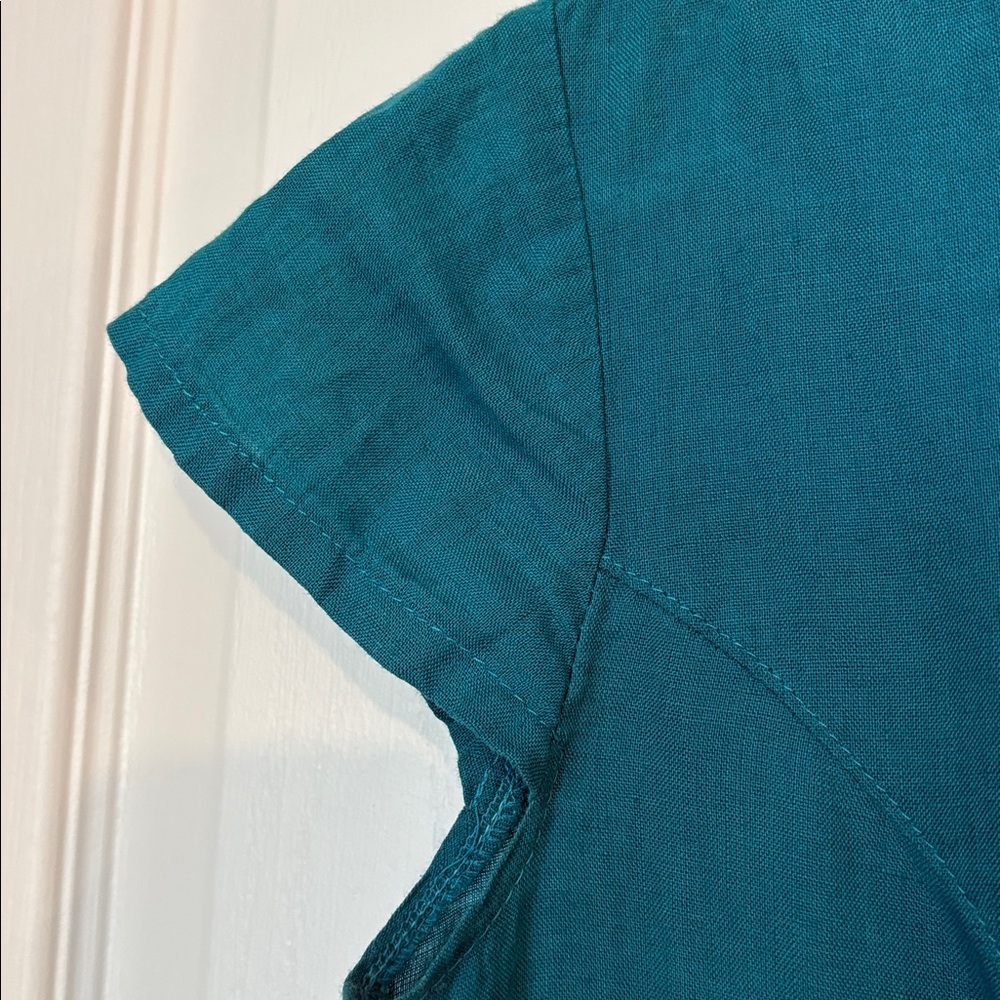Linen blend top. - Picture 4 of 7